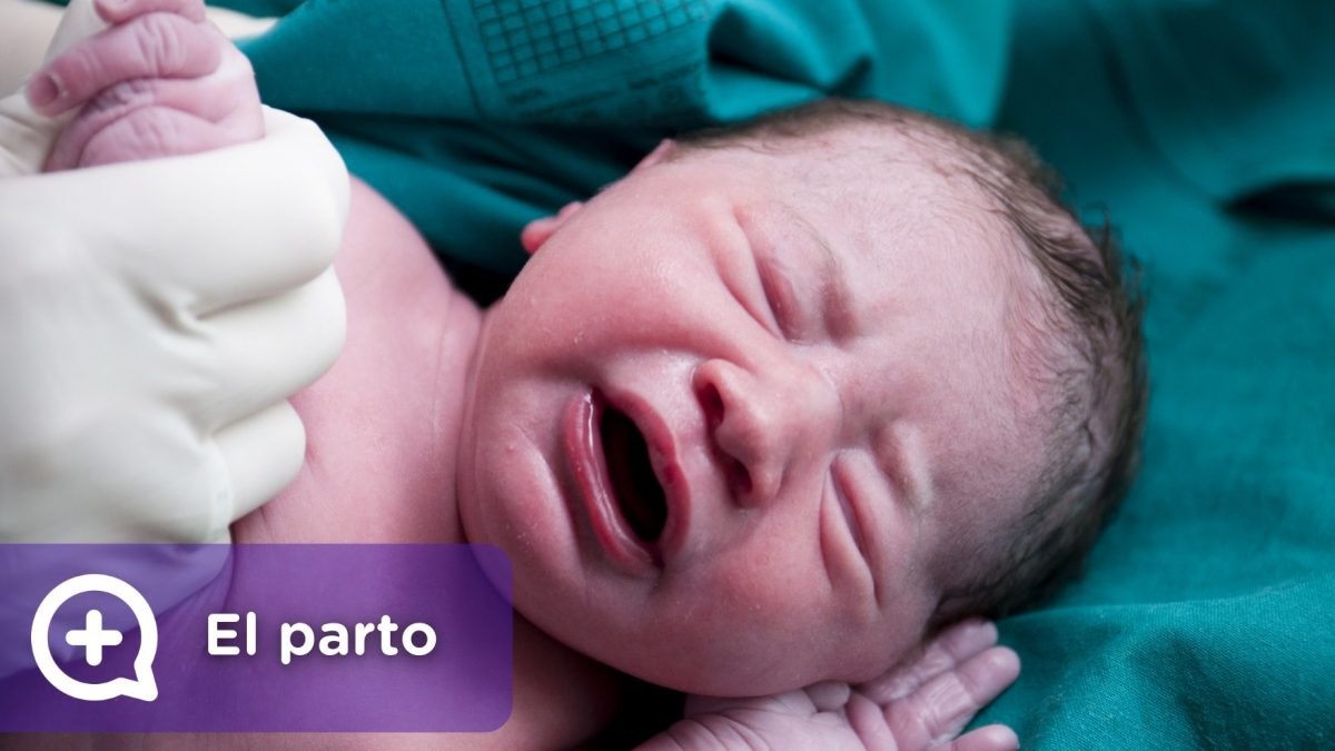 Parto natural o cesárea. nacimiento del bebé, ser madre. maternidad, embarazo, contracciones.