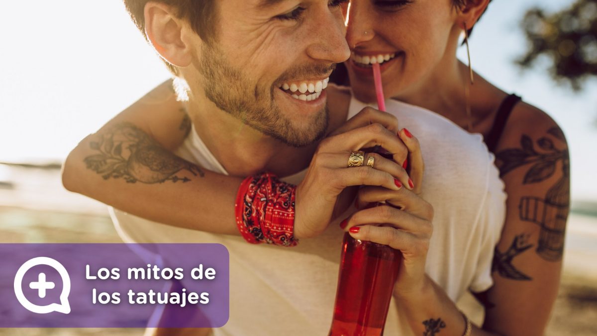 Pareja tatuada, los tatuajes se pueden eliminar a través de láser