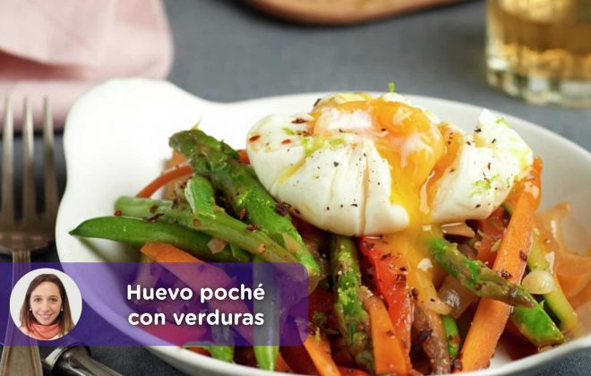 Receta huevo poché con verduras. Mediquo, Tu amigo médico. Chat médico. Nutrición. Alimentación.