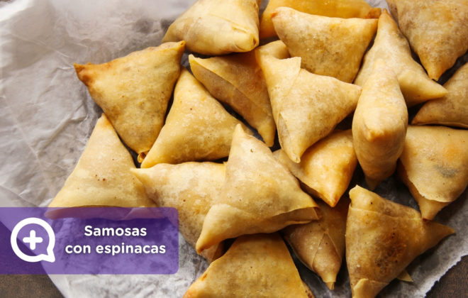 Samosas de espinacas y queso feta. MediQuo. Receta. Recetas saludables. Salud. Nutrición. Cocina asiática.