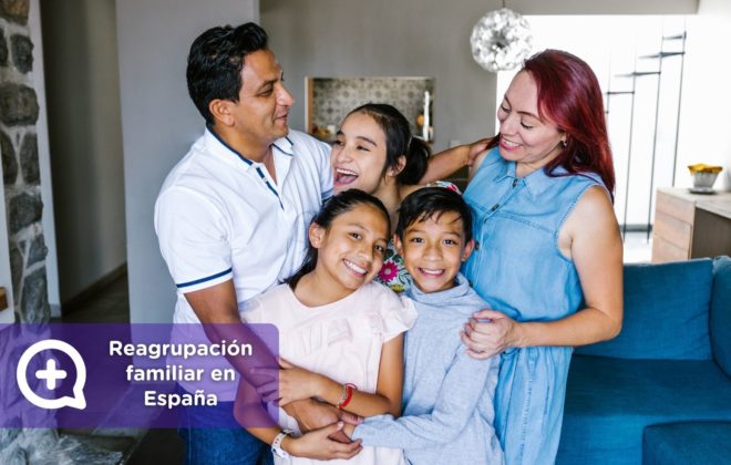 Familia obteniendo certificado médico online para reagrupación familiar en España