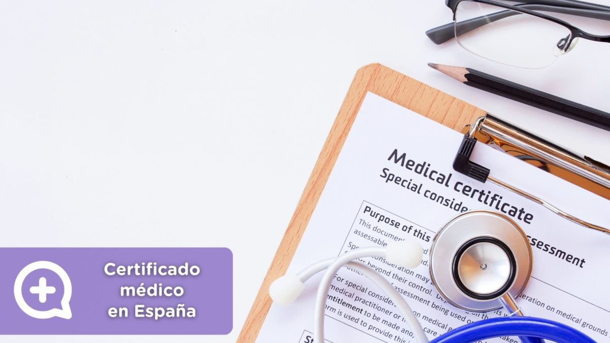 Persona obteniendo certificado médico online para seguro de salud o contrato de alquiler en España