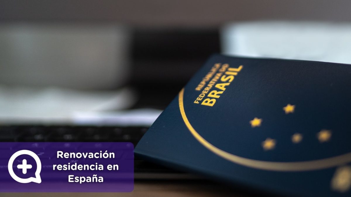 Extranjero renovando permiso de residencia en España con documentación
